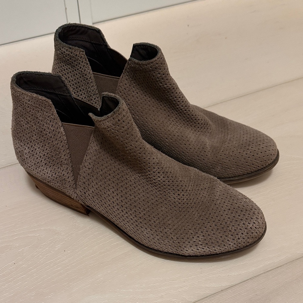 Crown Vintage Taupe Ankle Boots